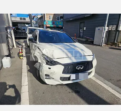 Photo 1 of 21: 2017 Infiniti Q30 — Korean insurance auction