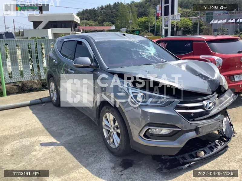 Photo 2 of 11: 2016 Hyundai Santa Fe, VIN KMHSU81UBGU658297 — Korean insurance auction