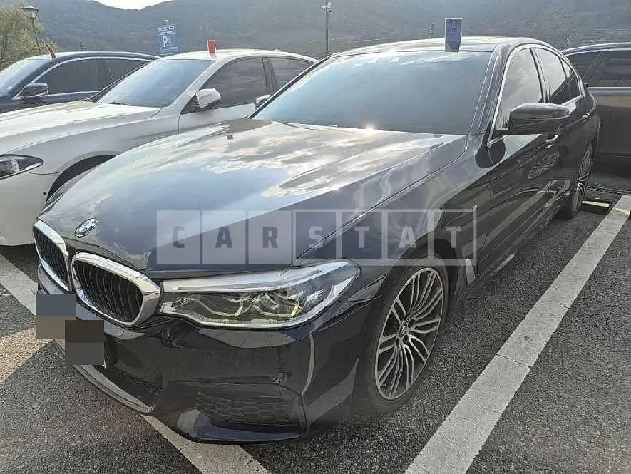 Photo 2 of 17: 2019 BMW 530i M Sport Package Plus — Korean insurance auction