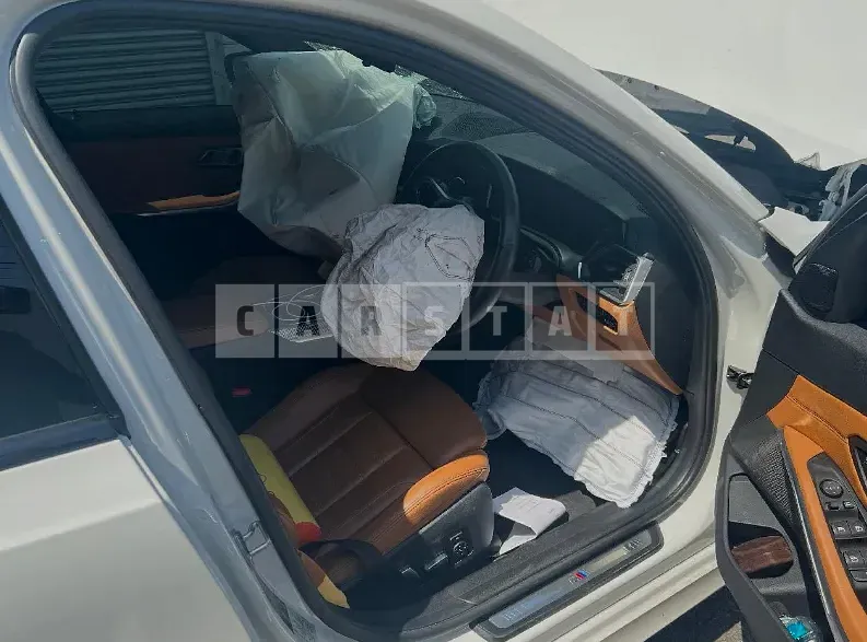 Photo 2 of 9: 2019 BMW 330i M Sport Package, VIN WBA5R3103KAE82391 — Korean insurance auction