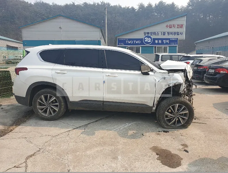 Photo 2 of 6: 2019 Hyundai Santa Fe, VIN KMHS281BDKU136900 — Korean insurance auction