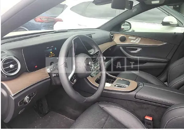 Photo 2 of 14: 2022 Mercedes-Benz E250 — Korean insurance auction