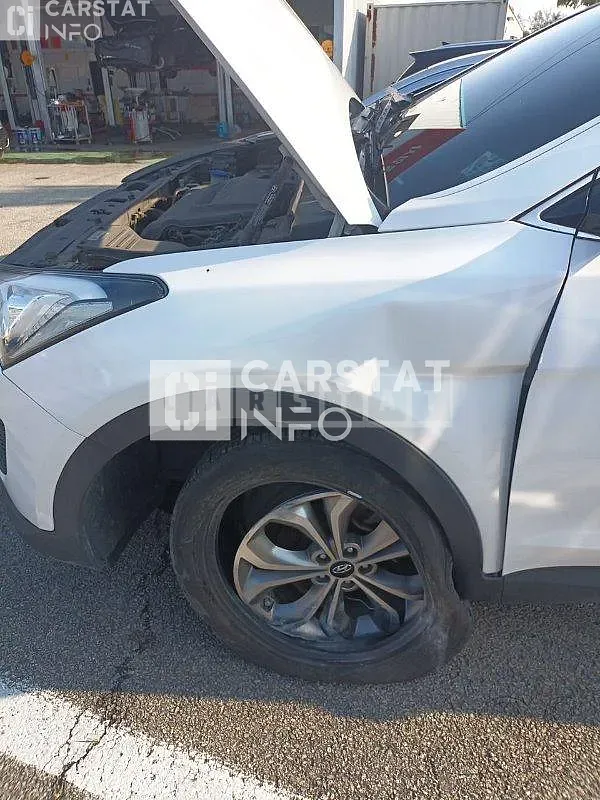 Photo 2 of 9: 2014 Hyundai Santa Fe 2.0 — Korean insurance auction