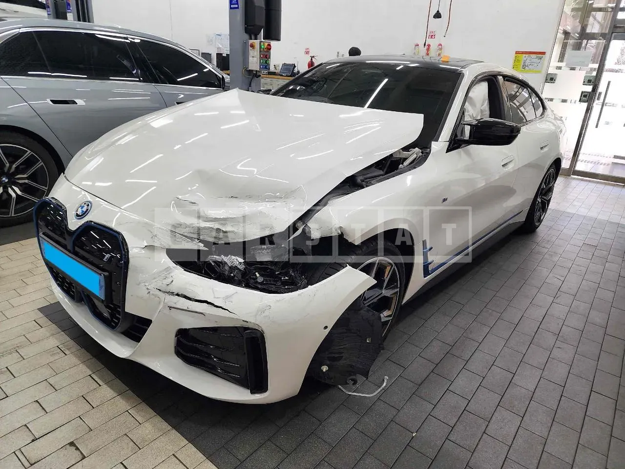 Photo 2 of 38: 2023 BMW i4 eDrive 40, VIN WBY71AW0XPFP05080 — Korean insurance auction