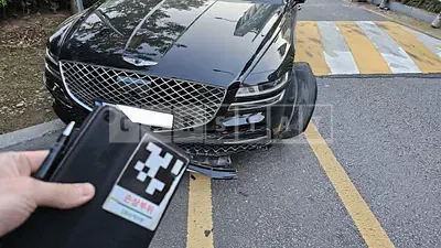 Photo 1 of 42: 2022 Genesis G80, VIN KMTGB41CDNU164318 — Korean insurance auction