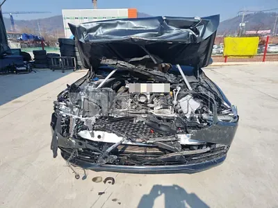 Photo 1 of 15: 2019 Genesis G90 — Korean insurance auction