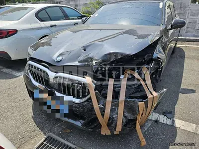 Photo 1 of 25: 2025 BMW i5 eDrive40 — Korean insurance auction