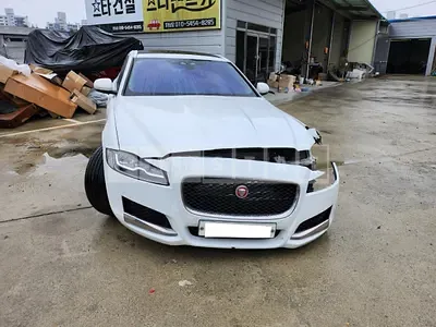Photo 1 of 11: 2017 Jaguar XF 20d, VIN SAJBB4BN6HCY35230 — Korean insurance auction