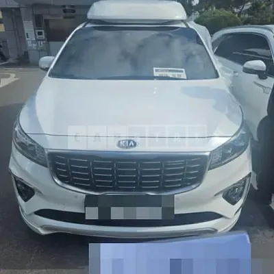 Photo 1 of 43: 2018 Kia Carnival High Limousine Gasoline, VIN KNAME811BKS471221 — Korean insurance auction