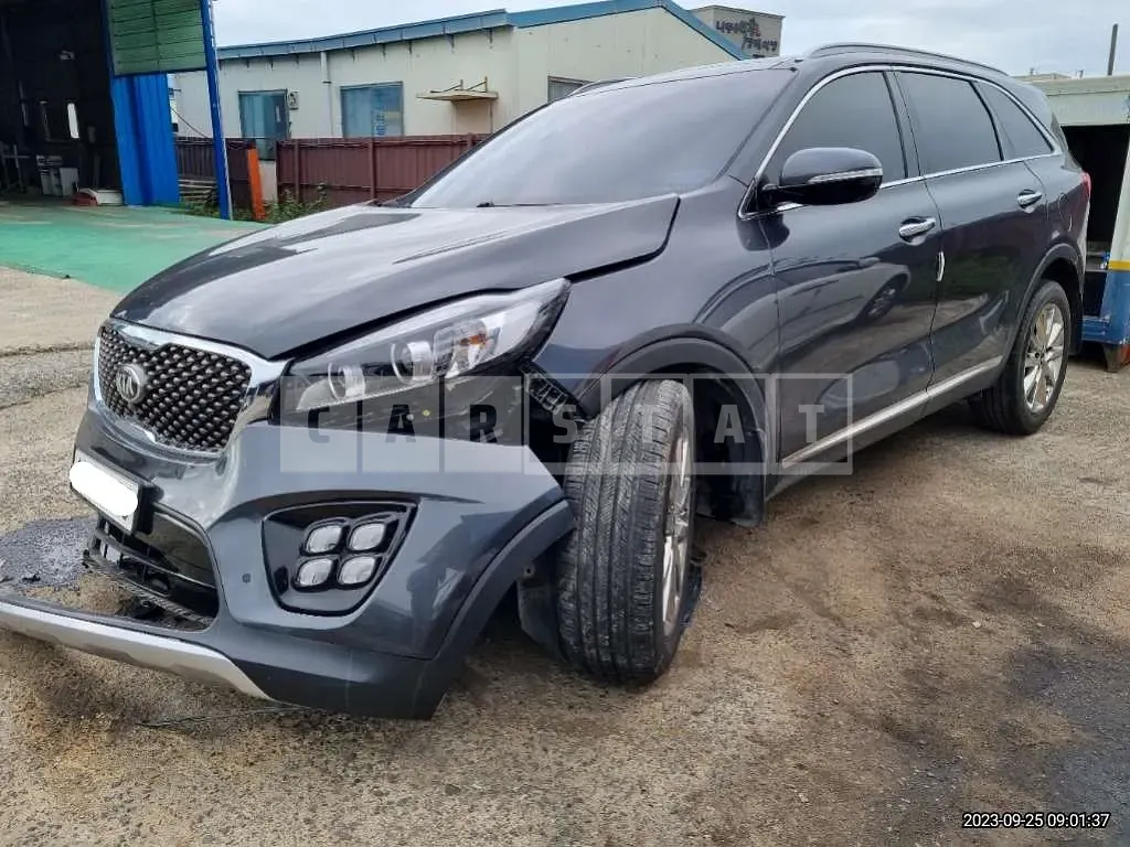 Photo 2 of 28: 2017 Kia Sorento, VIN KNAPK81ABHA271890 — Korean insurance auction