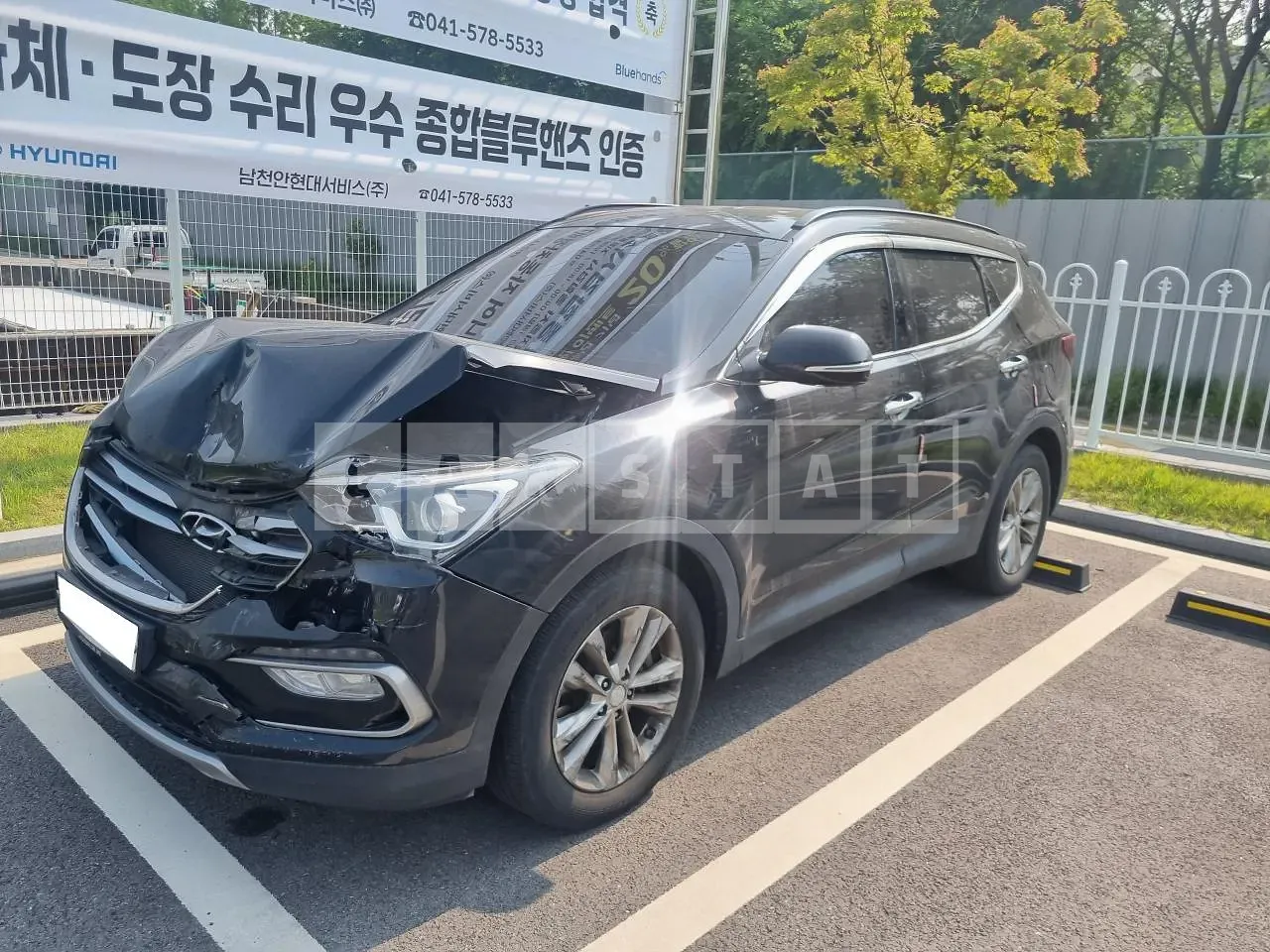 Photo 2 of 14: 2016 Hyundai Santa Fe, VIN KMHSW81UBHU714390 — Korean insurance auction