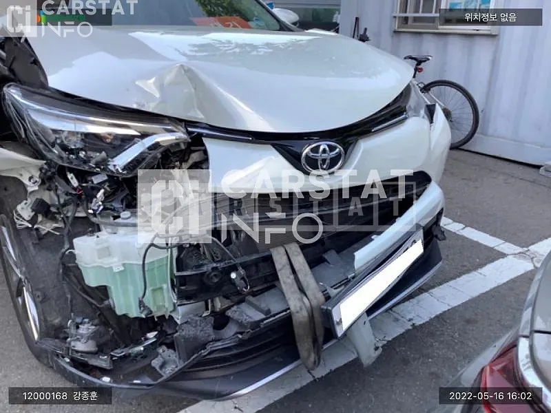 Photo 2 of 34: 2017 Toyota RAV4 2WD, VIN JTMYFREV1HD106164 — Korean insurance auction