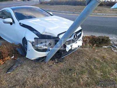 Photo 1 of 11: 2019 Mercedes-Benz E220d Coupe — Korean insurance auction
