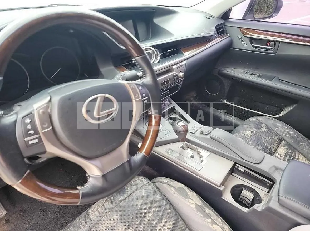 Photo 2 of 57: 2015 Lexus ES350 — Korean insurance auction