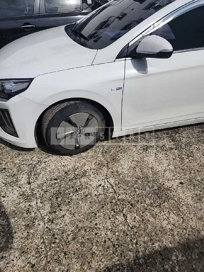 Photo 2 of 16: 2019 Hyundai IONIQ (Hybrid) — Korean insurance auction