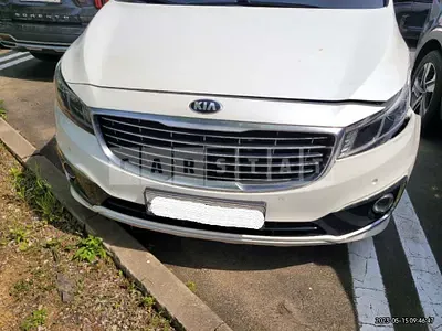 Photo 1 of 15: 2016 Kia Carnival Limousine, VIN KNAME81ABGS152548 — Korean insurance auction