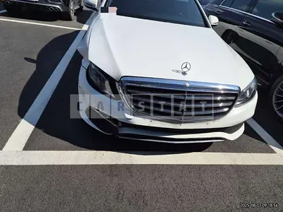 Photo 1 of 17: 2017 Mercedes-Benz E220 d — Korean insurance auction