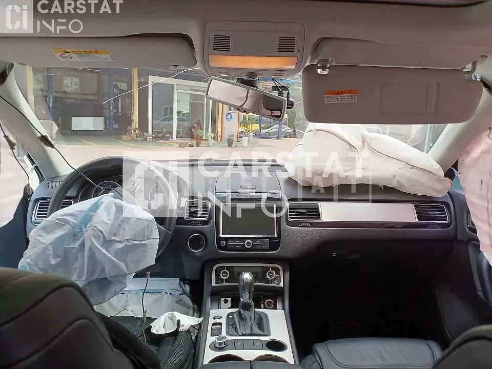 Photo 2 of 17: 2014 Volkswagen Touareg 3.0 TDI Blue Motion — Korean insurance auction
