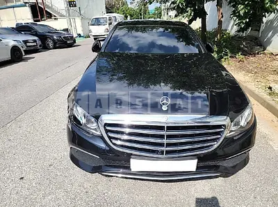 Photo 1 of 30: 2017 Mercedes-Benz E300 4Matic, VIN WDDZF4KB7HA078394 — Korean insurance auction