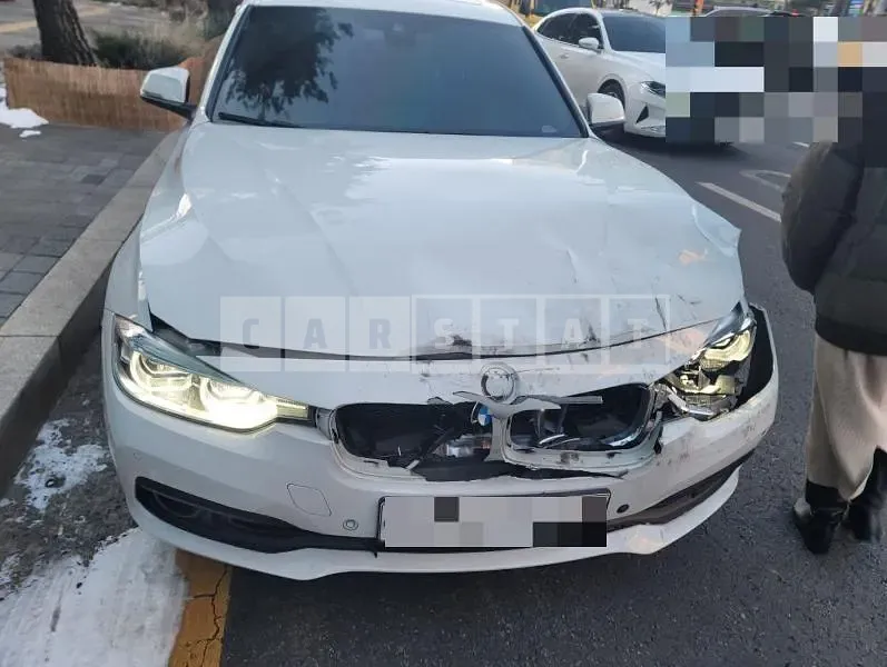 Photo 2 of 6: 2017 BMW 320d — Korean insurance auction