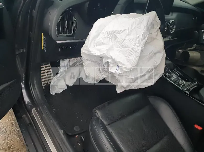 Photo 2 of 11: 2018 Kia Stinger, VIN KNAE351ABJS001746 — Korean insurance auction