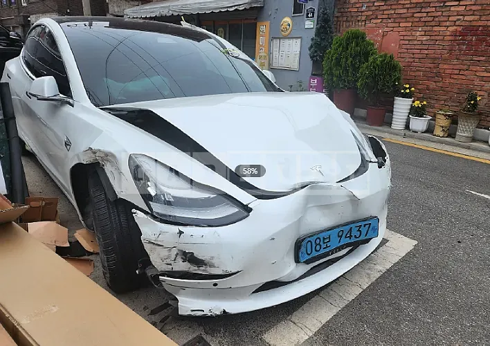 Photo 2 of 13: 2020 Tesla Model 3 Long Range, VIN 5YJ3E1EB1LF585661 — Korean insurance auction