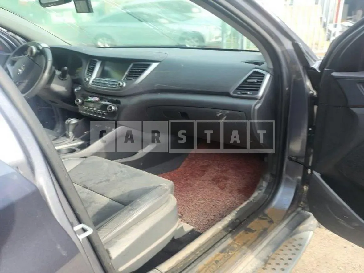 Photo 2 of 10: 2018 Hyundai Tucson — Korean insurance auction