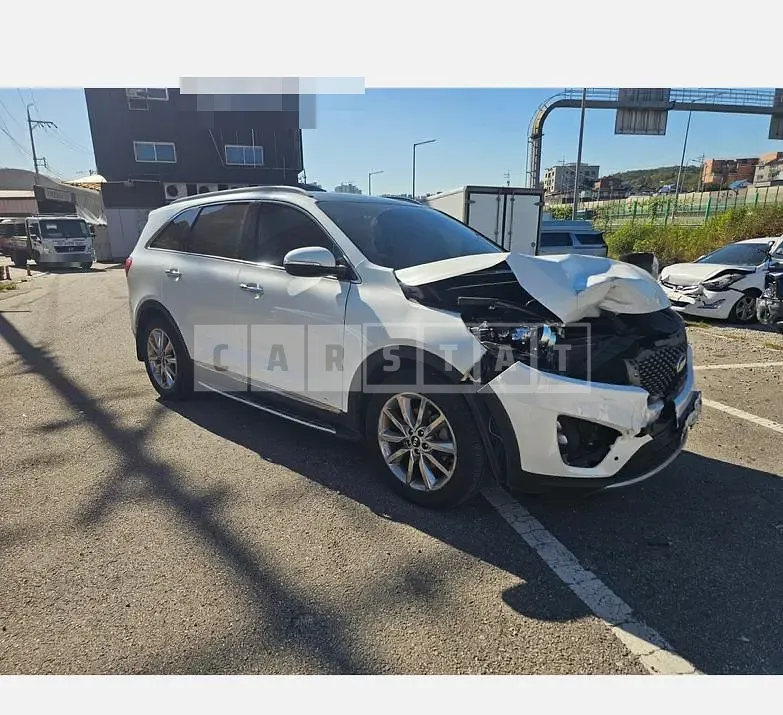 Photo 2 of 13: 2016 Kia Sorento — Korean insurance auction