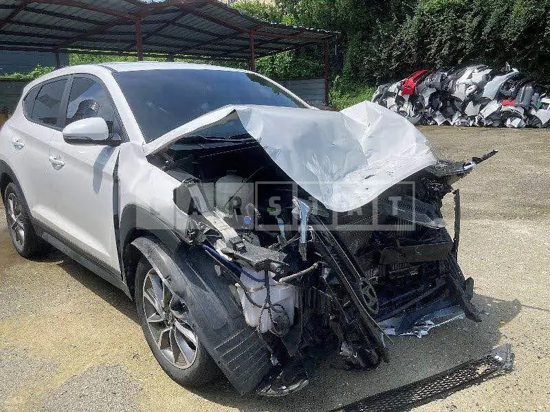 Photo 2 of 15: 2018 Hyundai Tucson, VIN KMHJ2812GJU645574 — Korean insurance auction