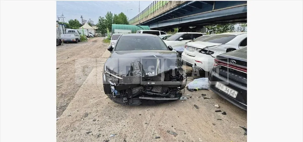 Photo 2 of 15: 2023 Kia K5 — Korean insurance auction
