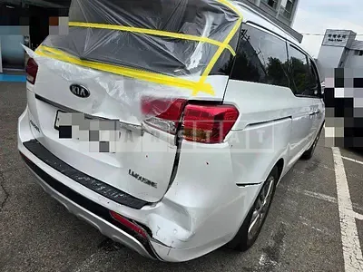 Photo 1 of 20: 2017 Kia Carnivals — Korean insurance auction