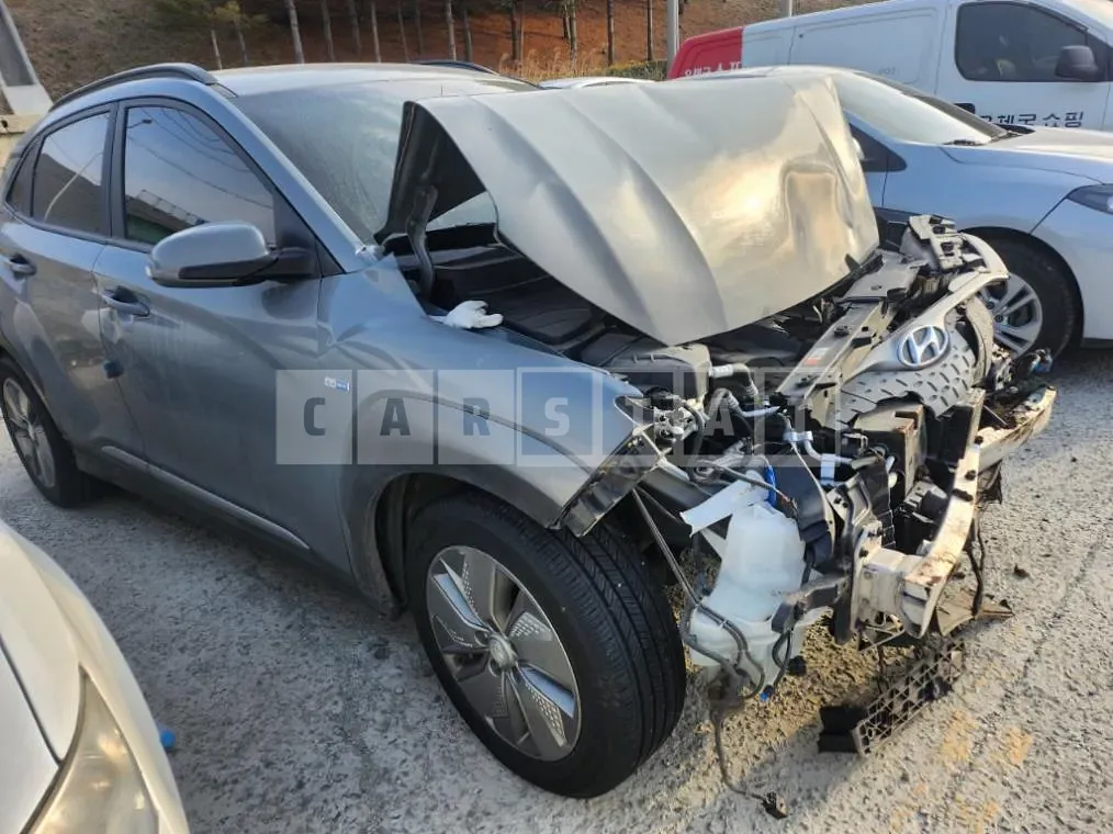 Photo 2 of 9: 2020 Hyundai Kona Electric, VIN KMHK381GFLU088119 — Korean insurance auction
