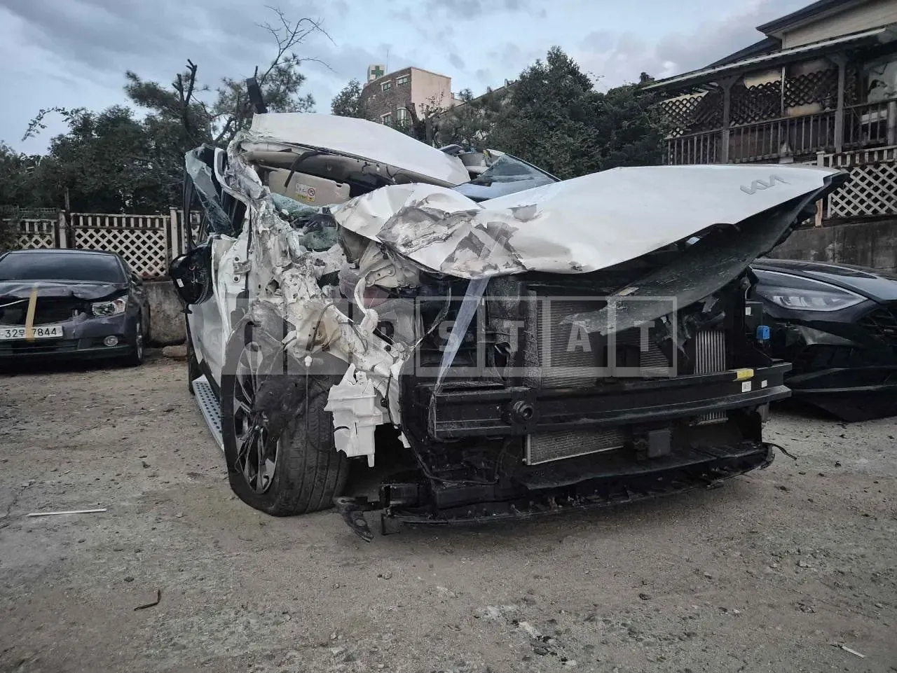 Photo 2 of 15: 2023 Kia Carnival, VIN KNANE81BBPS382600 — Korean insurance auction