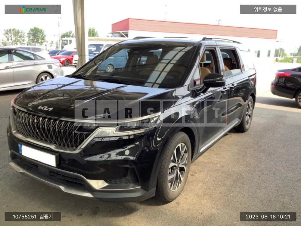 Photo 2 of 12: 2021 Kia Carnival, VIN KNANC81BBNS143069 — Korean insurance auction