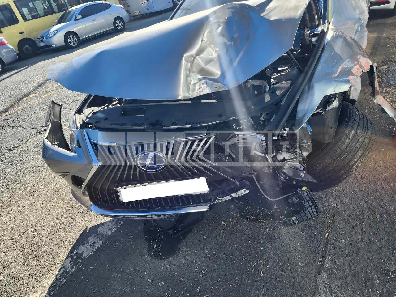 Photo 2 of 38: 2020 Lexus ES300h, VIN JTHB21B11L2107564 — Korean insurance auction