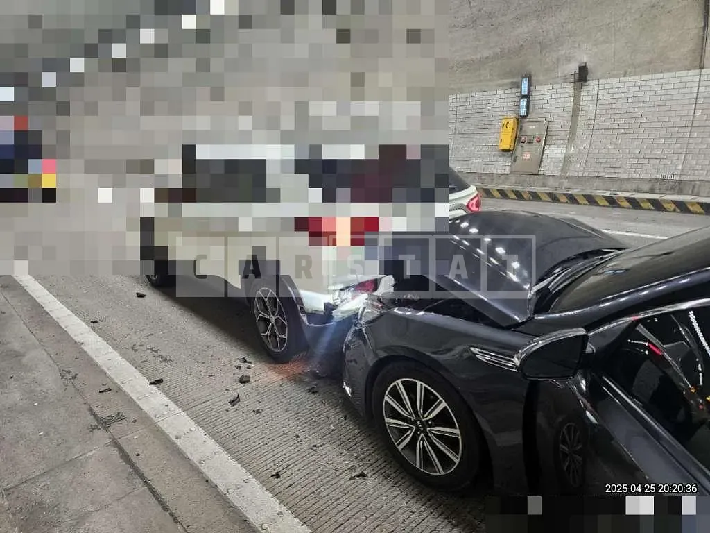 Photo 2 of 5: 2019 Kia K5 2.0 — Korean insurance auction