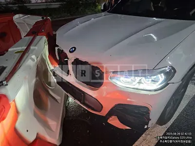 Photo 1 of 11: 2021 BMW X4 xDrive20i — Korean insurance auction