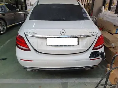 Photo 1 of 10: 2020 Mercedes-Benz E300 e 4Matic — Korean insurance auction