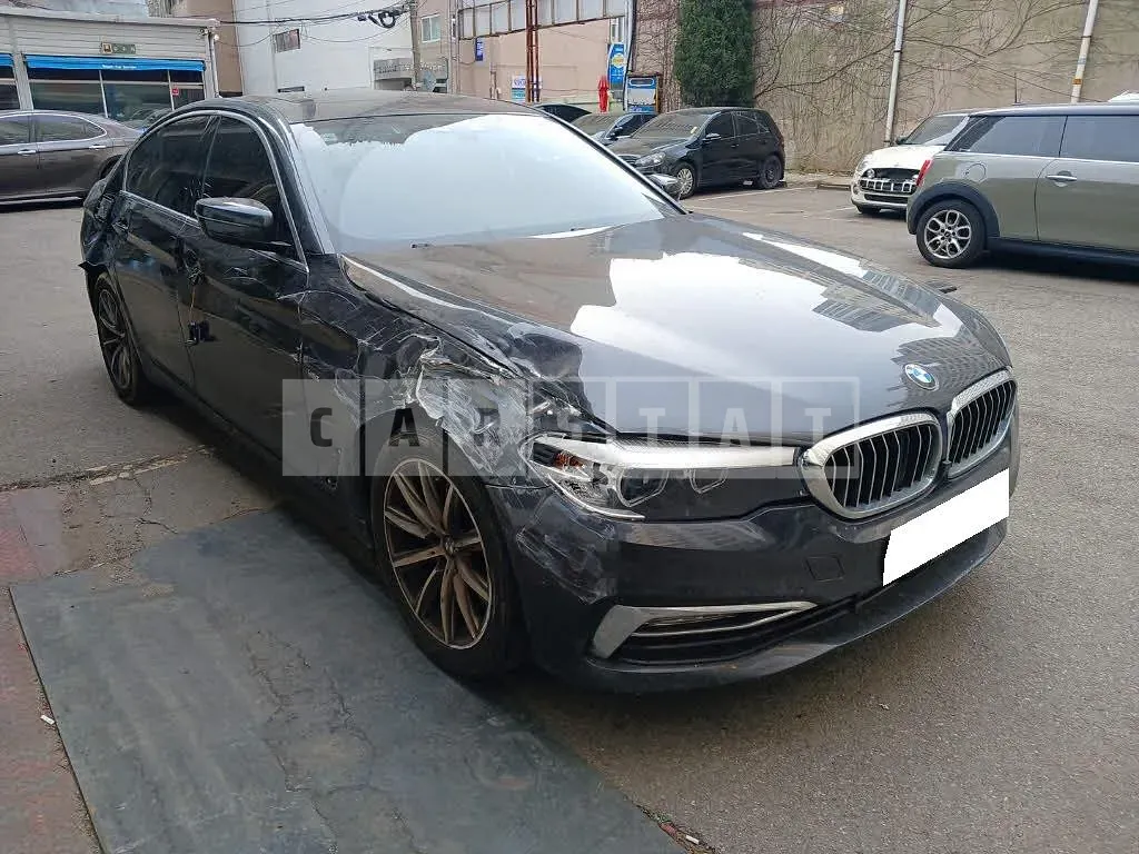 Photo 2 of 27: 2018 BMW 520i, VIN WBAJK7105JBP72342 — Korean insurance auction