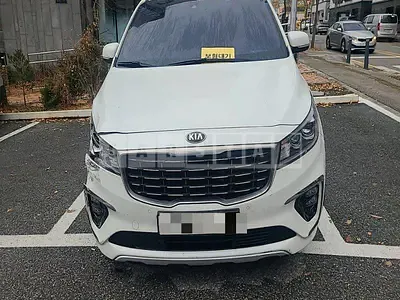 Photo 1 of 28: 2019 Kia Carnivals — Korean insurance auction