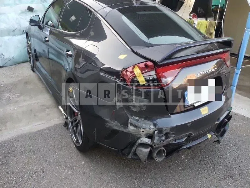 Photo 2 of 55: 2017 Kia Stinger 3.3, VIN KNAE751CBJS002500 — Korean insurance auction