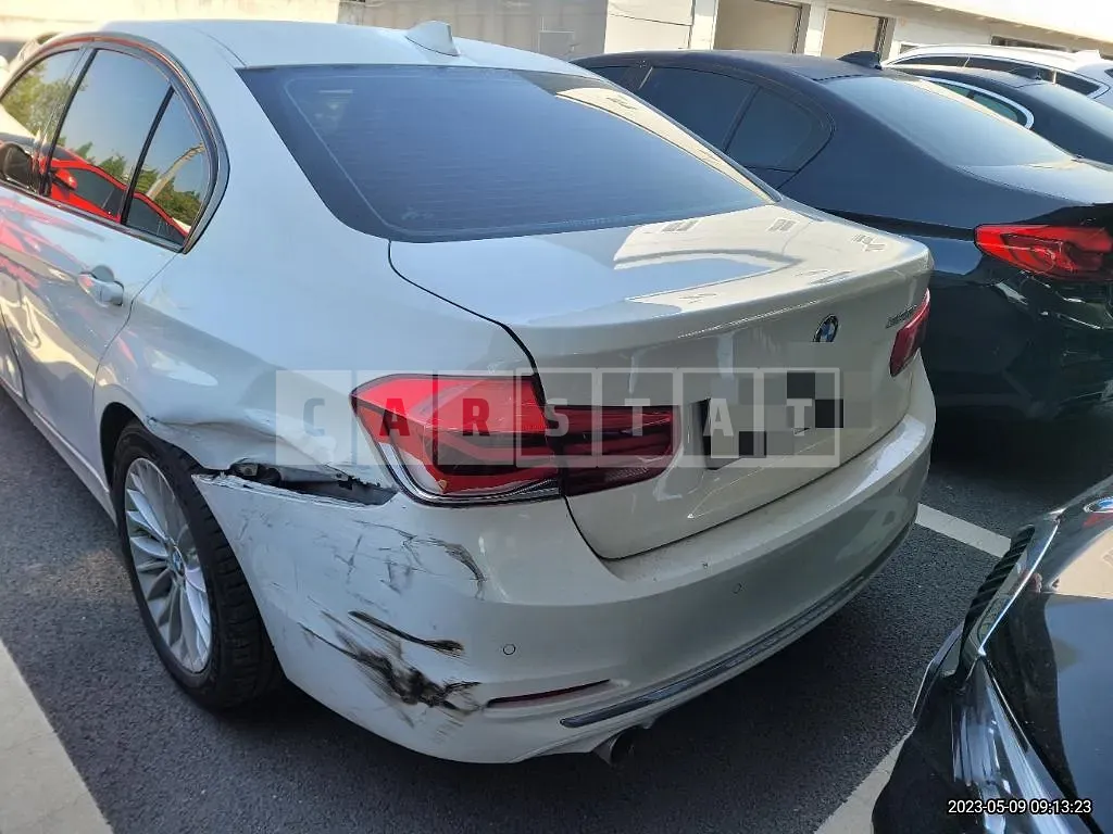 Photo 2 of 13: 2018 BMW 320i, VIN WBA8A910XJAH11042 — Korean insurance auction