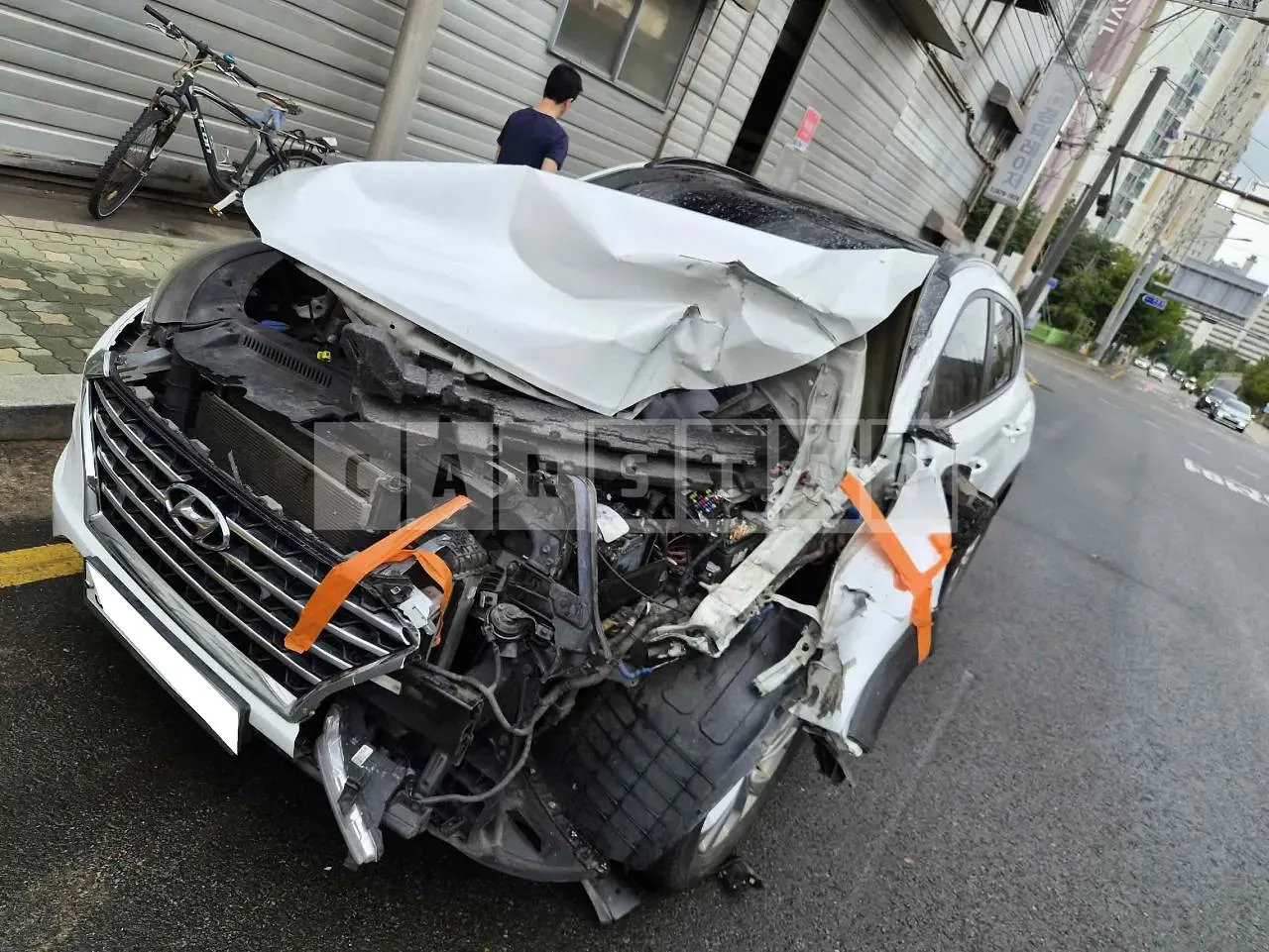 Photo 2 of 14: 2019 Hyundai Tucson, VIN KMHJ3817GLU166541 — Korean insurance auction