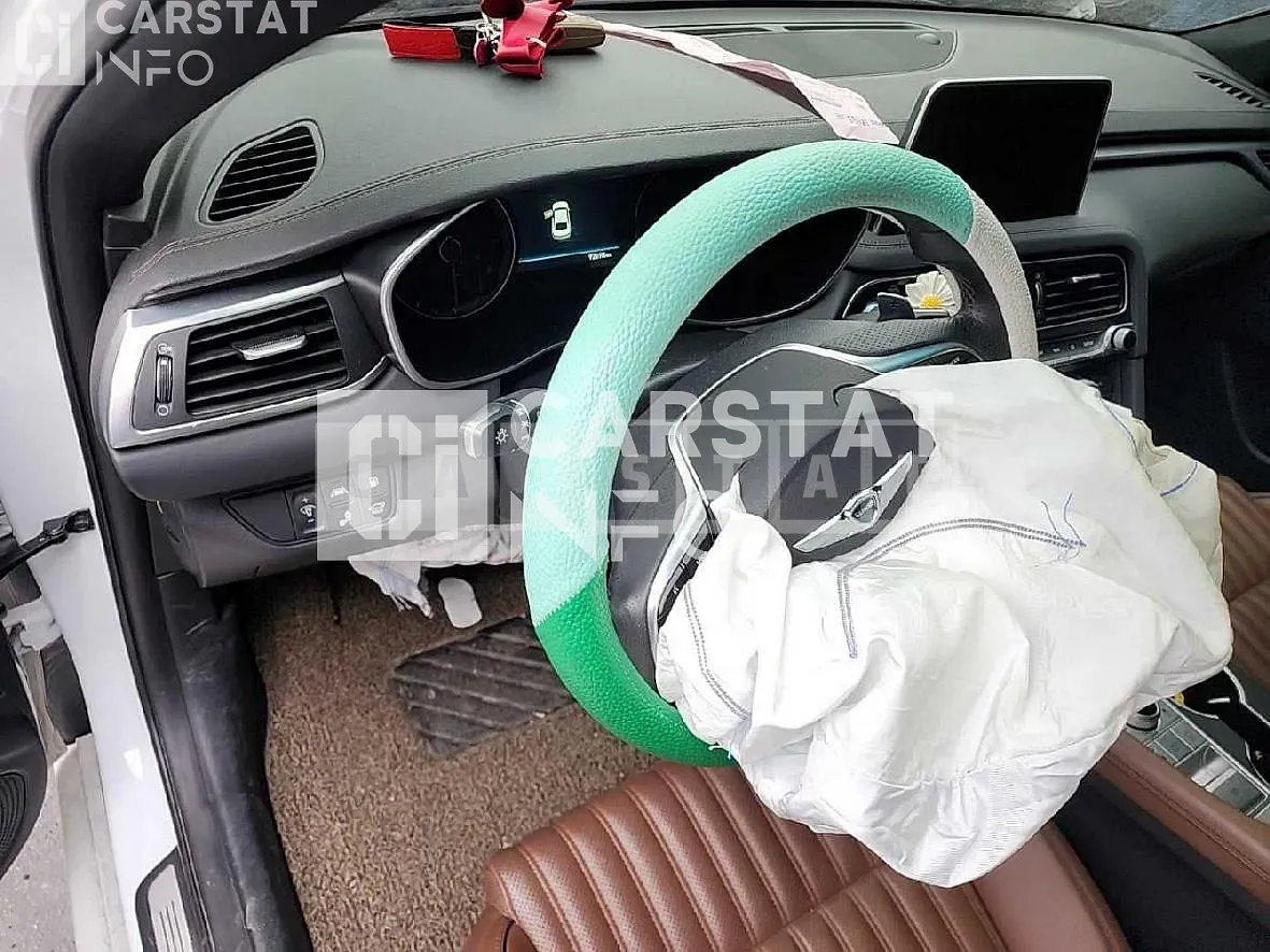 Photo 2 of 9: 2019 Genesis G70 2.0T — Korean insurance auction