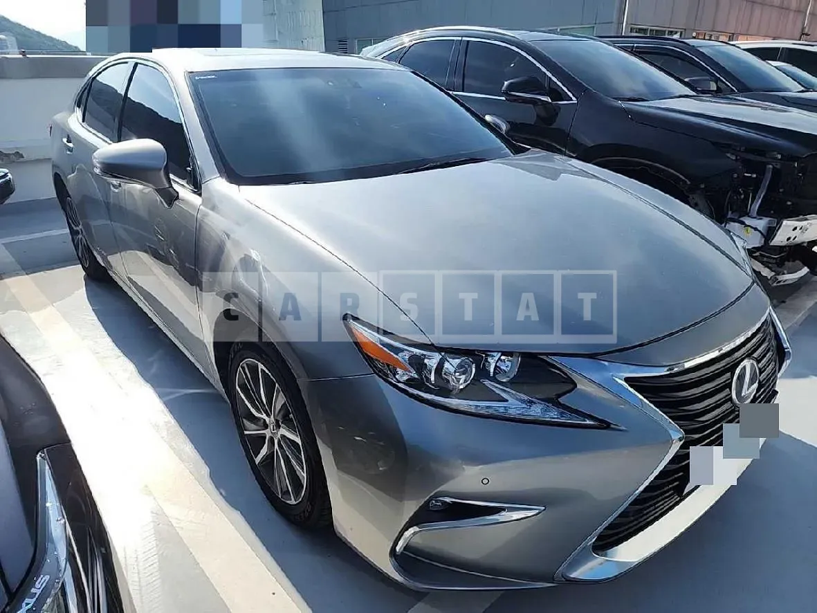 Photo 2 of 14: 2017 Lexus ES300h — Korean insurance auction