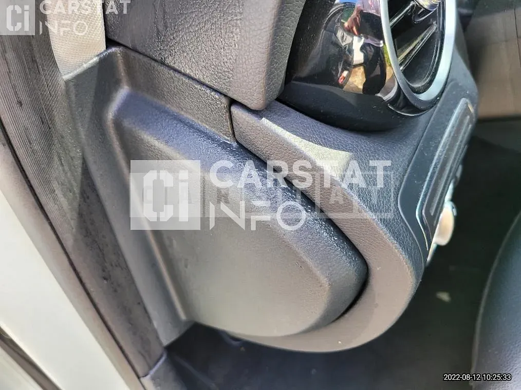 Photo 2 of 15: 2014 Mercedes-Benz Substance C200 — Korean insurance auction