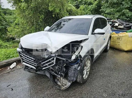 Photo 2 of 10: 2020 Hyundai Tucson — Korean insurance auction