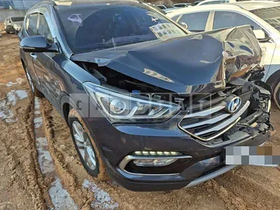 Photo 1 of 6: 2017 Hyundai Santa Fe DM — Korean insurance auction