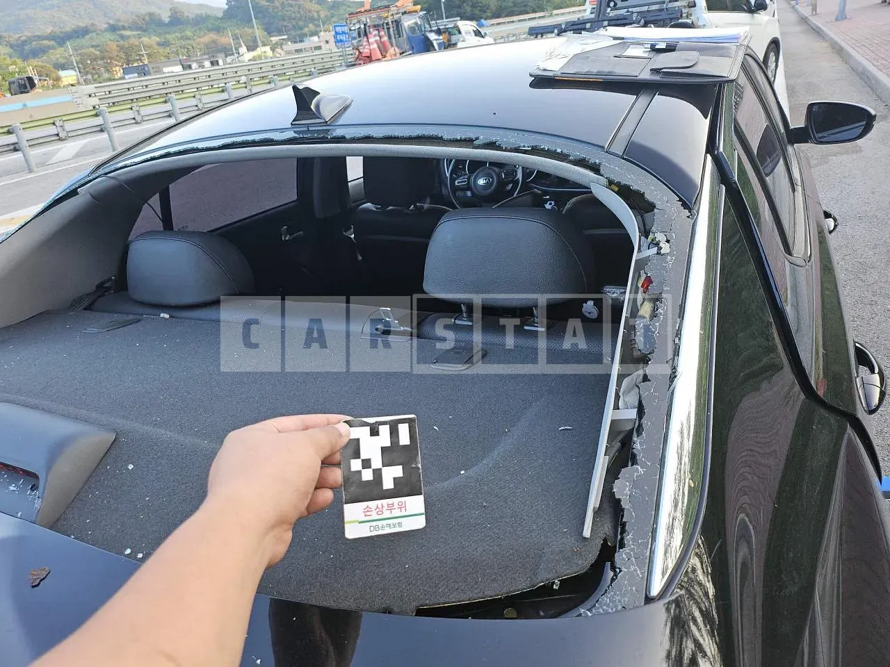 Photo 2 of 8: 2015 Kia K5, VIN KNAGM419BFA590011 — Korean insurance auction