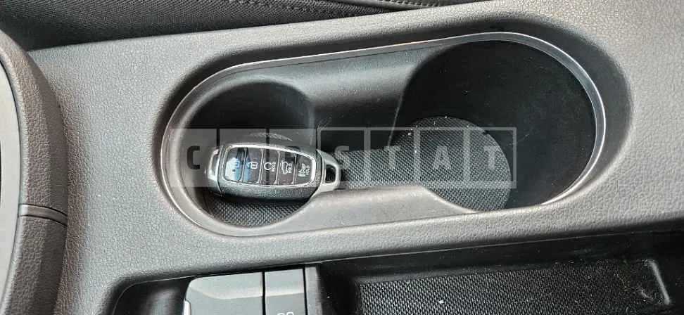Photo 2 of 13: 2020 Hyundai Kona 1.6 — Korean insurance auction